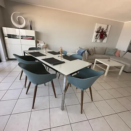 Apartment C- View Palace *